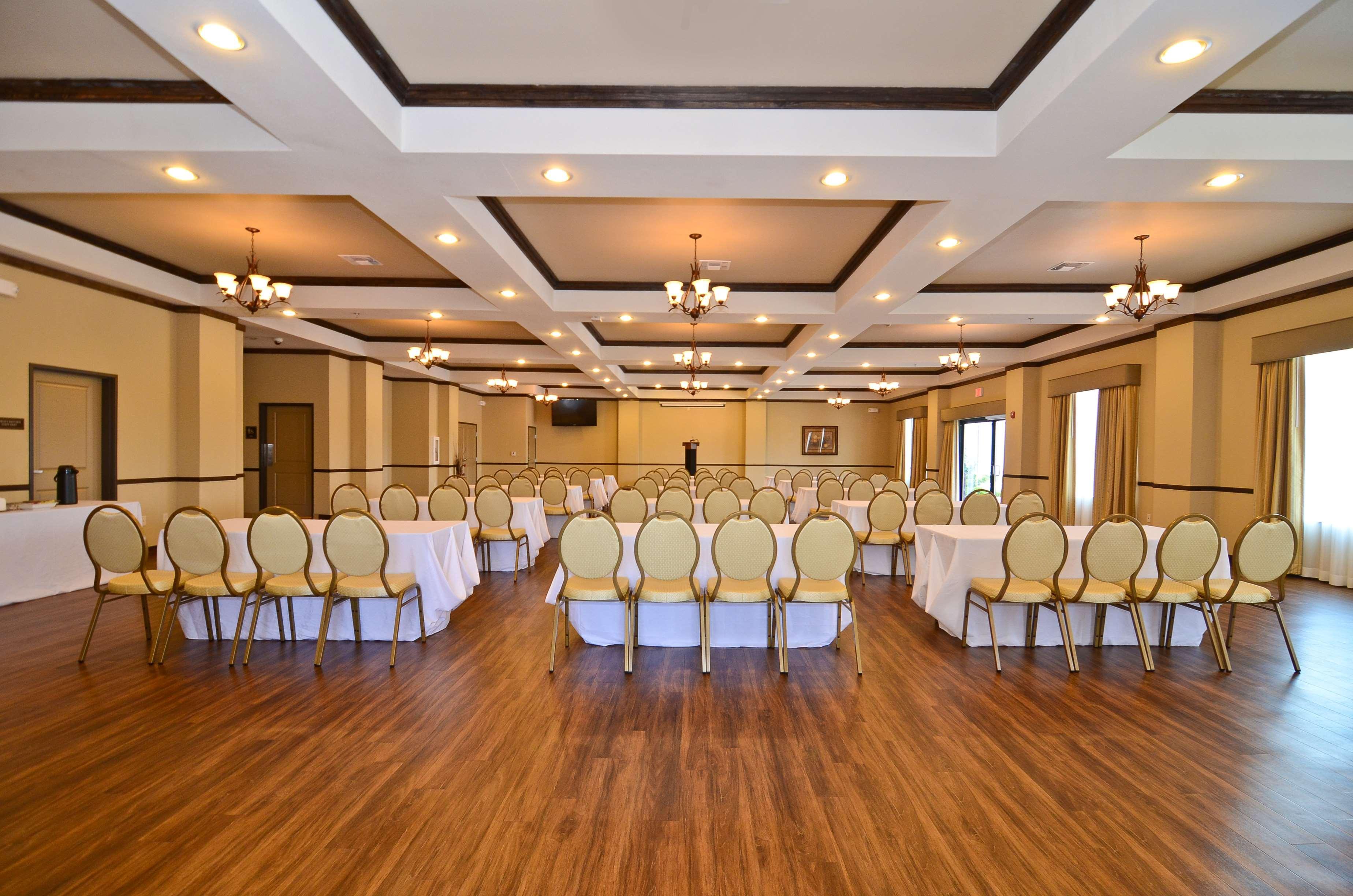 Best Western Plus Emory At Lake Fork Inn & Suites Negócio foto
