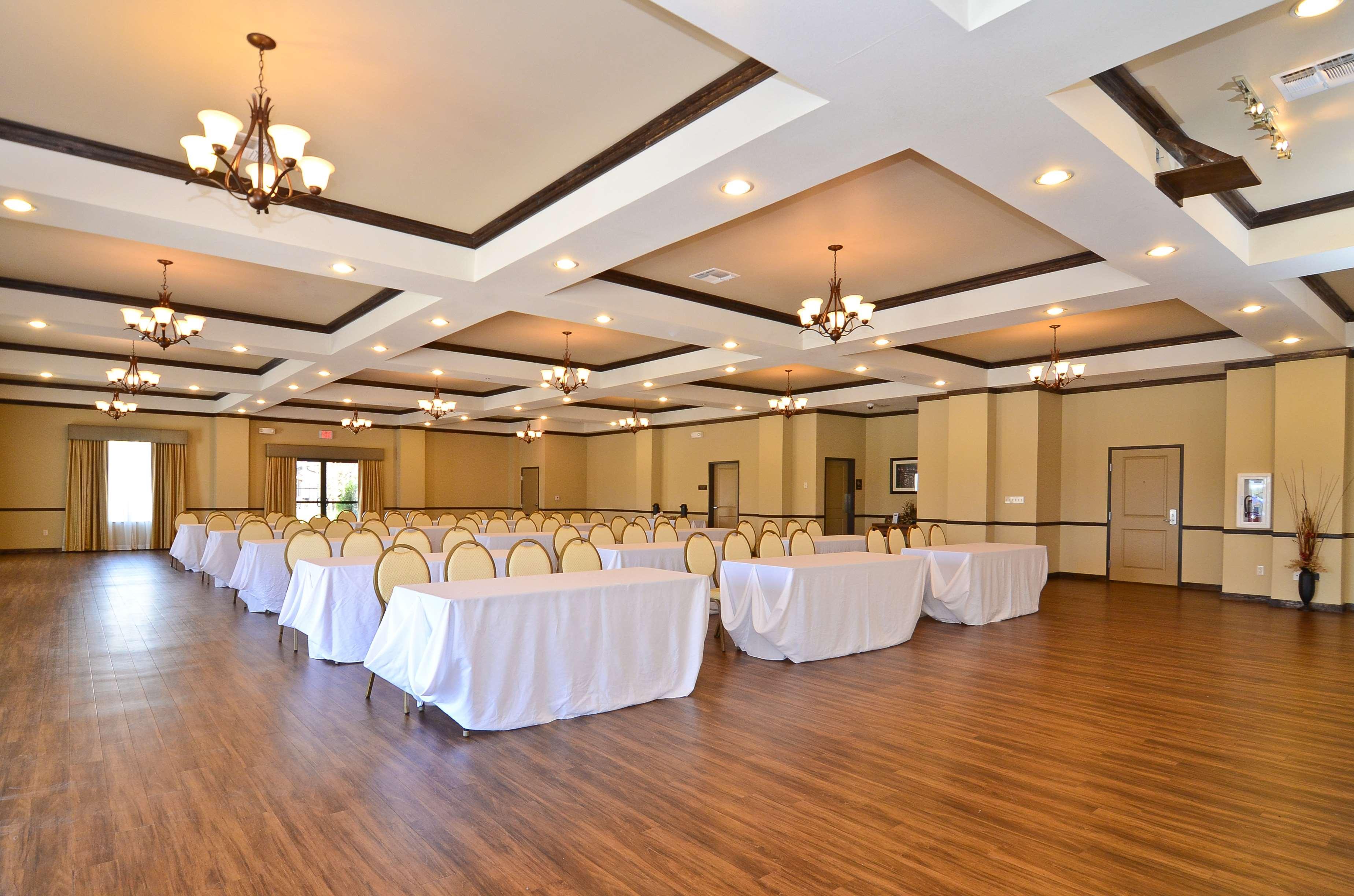 Best Western Plus Emory At Lake Fork Inn & Suites Negócio foto